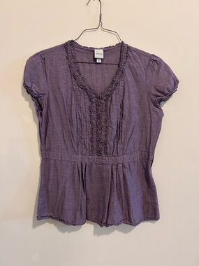 Merona‎ Lavender Ruffled V-Neck Short Sleeve Blouse